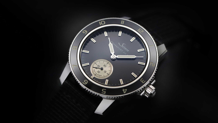 The 104 Klassik 12 in close-up