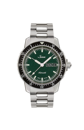 104 St Sa I MG – Vue de face avec bracelet