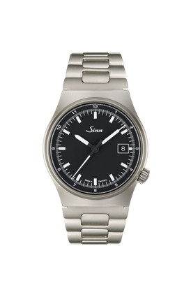 544 – Front view with strap
