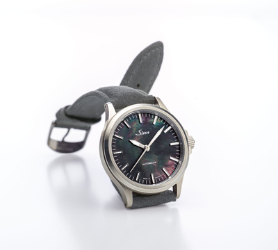 556 I Mother-of-pearl S 