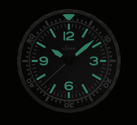 Analogue radio-controlled wall clock – Back view